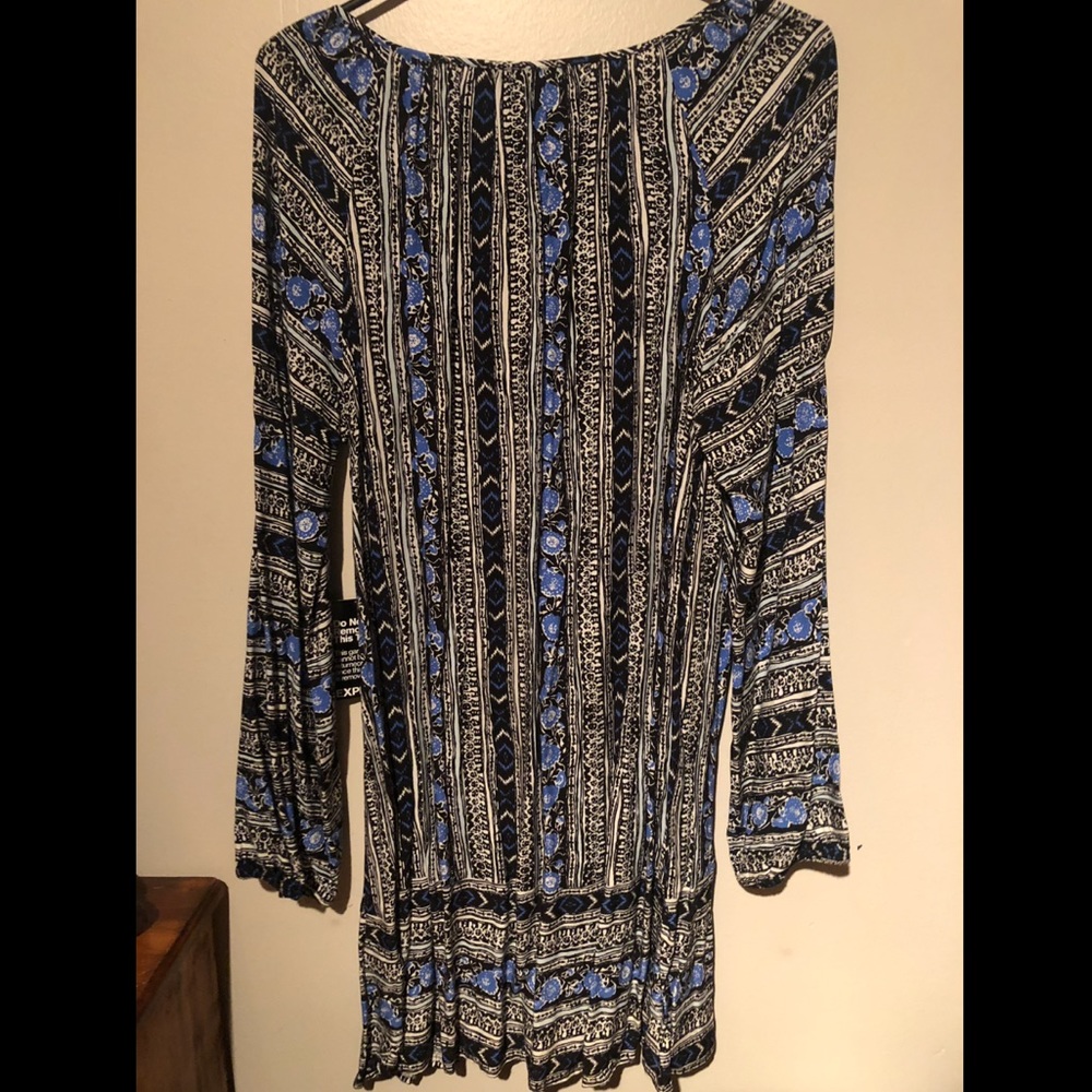 Express Dress - Picture 3 of 3